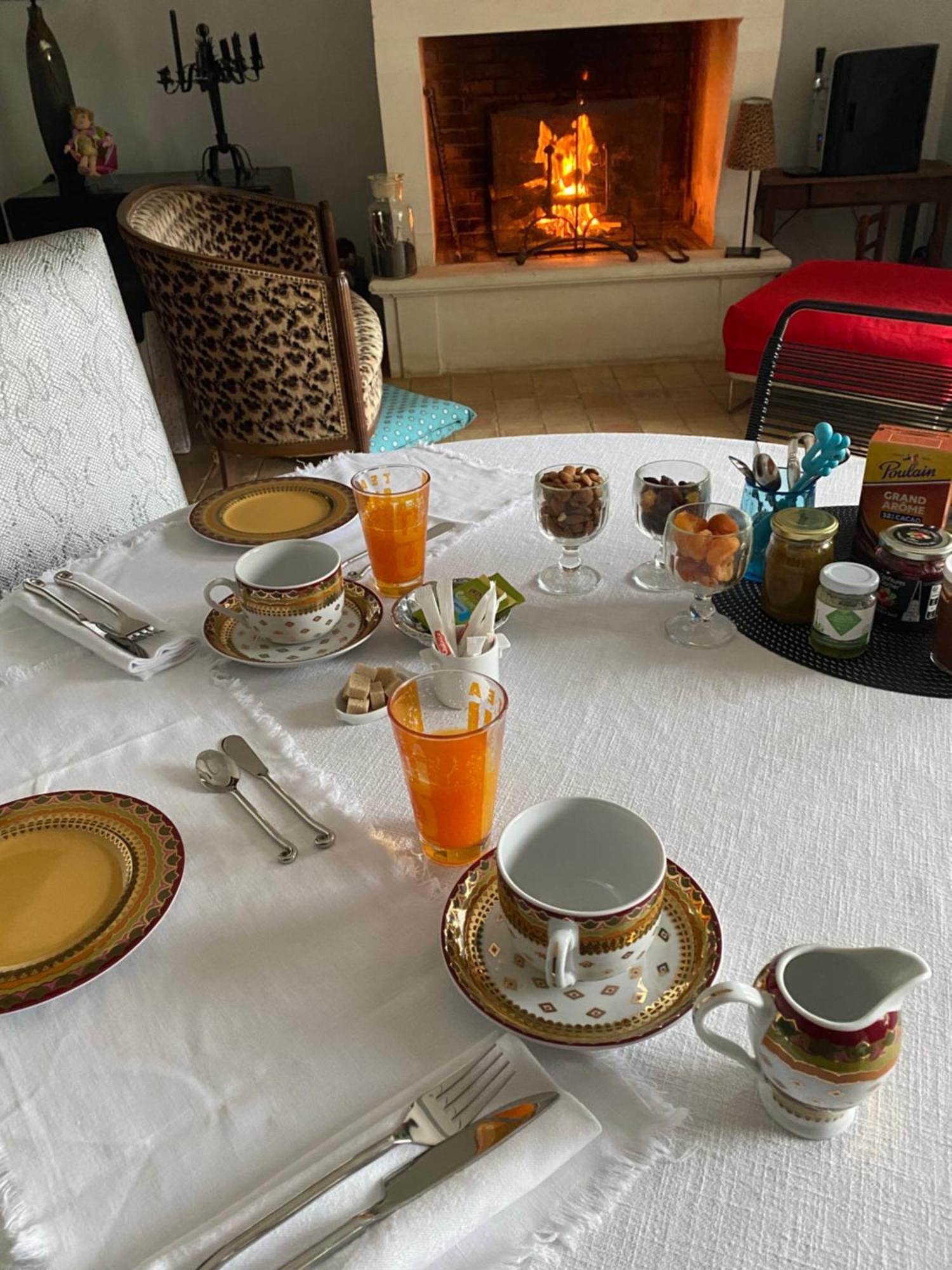 Le 5 Bis Bed and Breakfast Mornac-sur-Seudre Exteriör bild