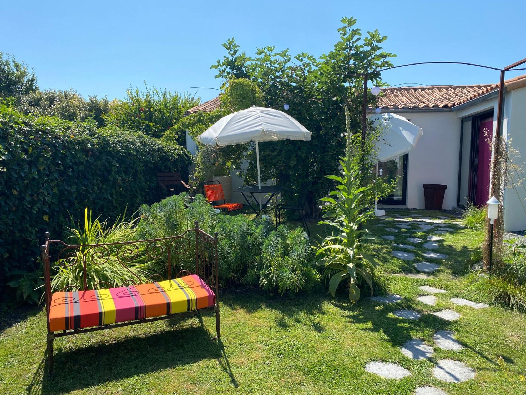 Le 5 Bis Bed and Breakfast Mornac-sur-Seudre Exteriör bild
